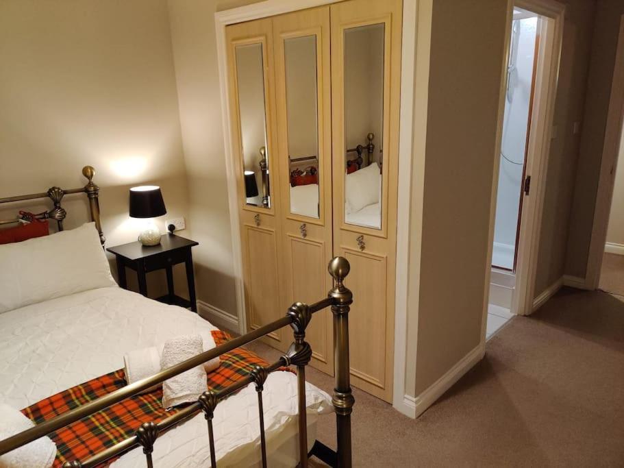 Next To The Palace And Royal Mile With Parking EDI Exterior foto